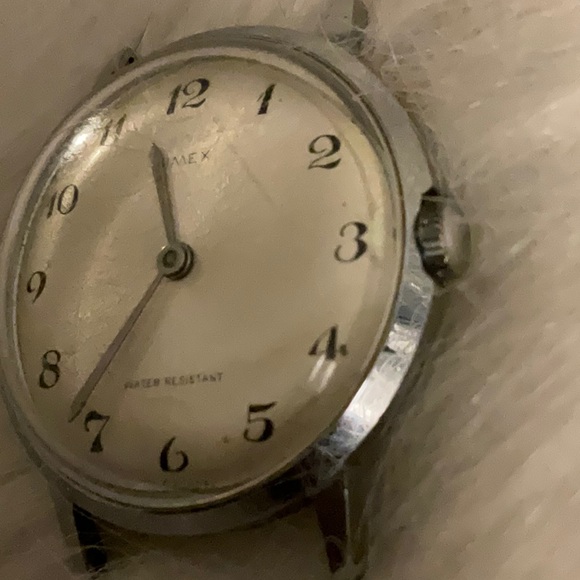 Vintage 1981 Timex Men's Watch RUNS - Picture 2 of 4